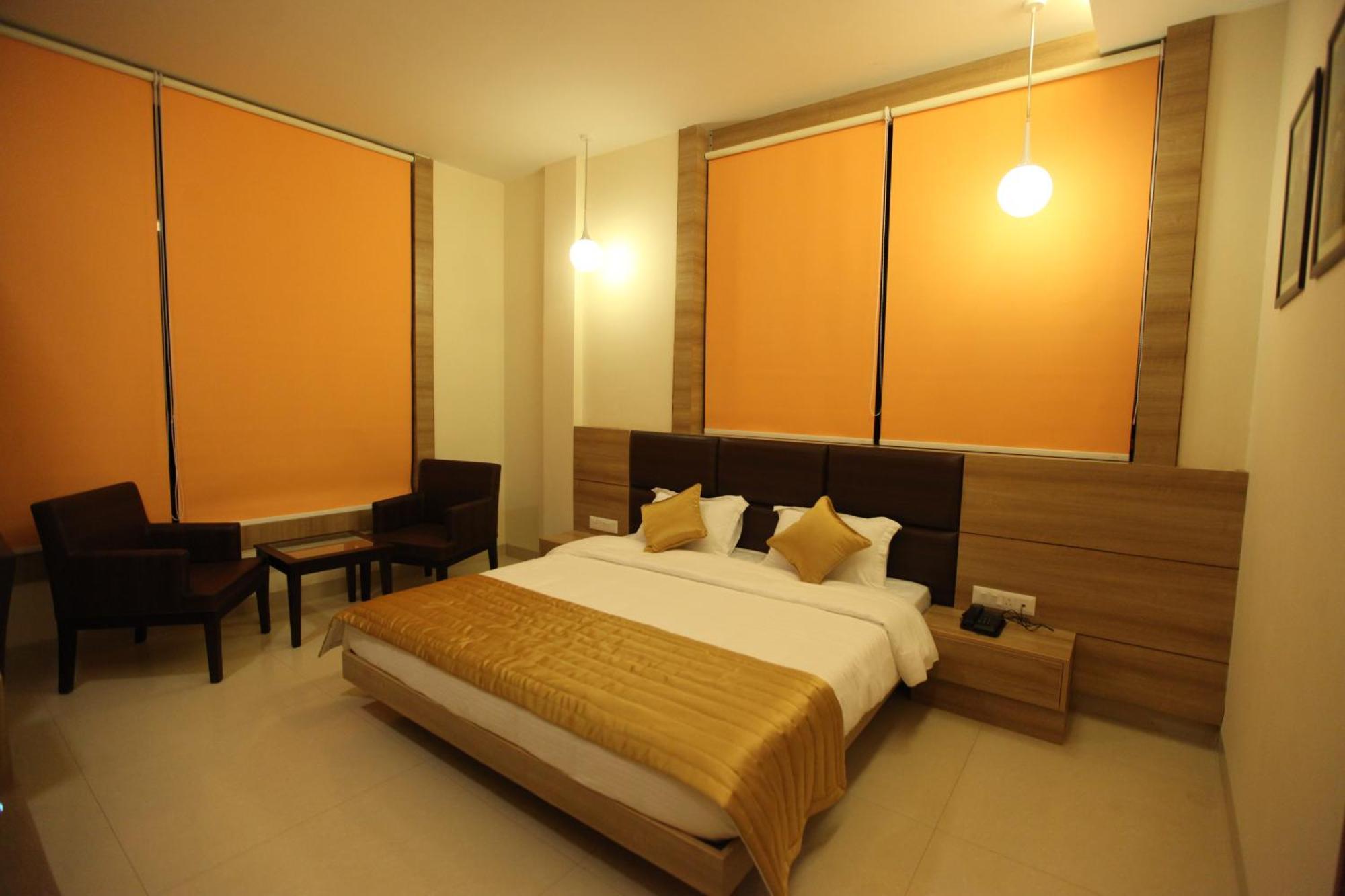 Hotel Golden Fern Patiāla Exterior photo